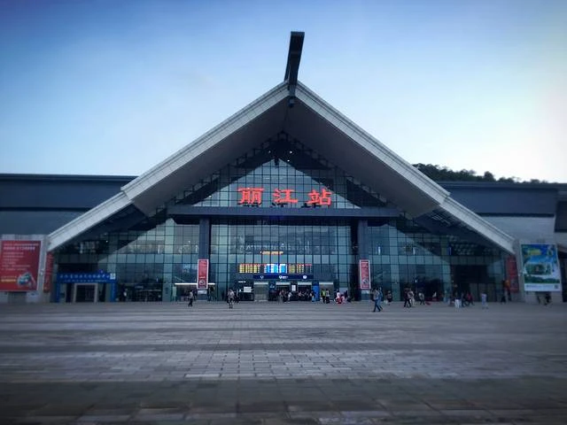 義烏市到麗江物流專(zhuān)線-義烏市至麗江貨運(yùn)公司